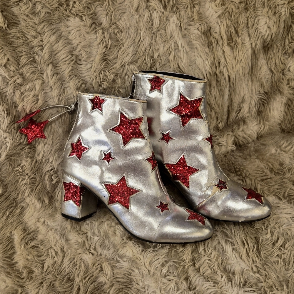 Stunning and unique star-spangled boots by Current Mood